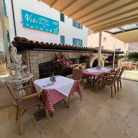 公寓 Apartment'S & Restorant Vili *