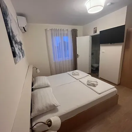 Apartment'S & Restorant Vili 아파트