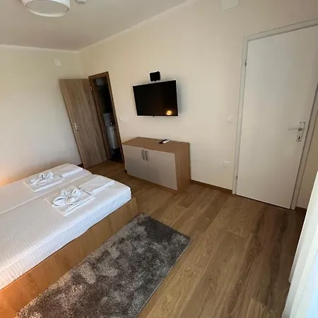 Apartment'S & Restorant Vili 公寓 乌马格