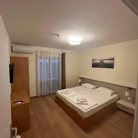 公寓 Apartment'S & Restorant Vili 乌马格